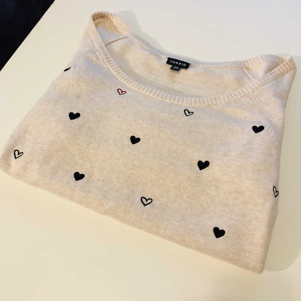 Torrid Cream/Heart Pattern Sweater Size 00
